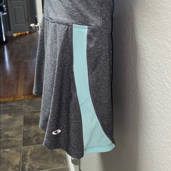 Like New 🎾 Tennis Skirt - Picture 3 of 4